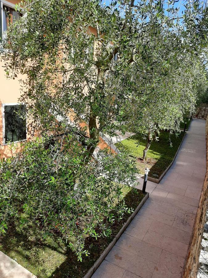 Appartamenti Elisabeth Brenzone sul Garda Eksteriør bilde